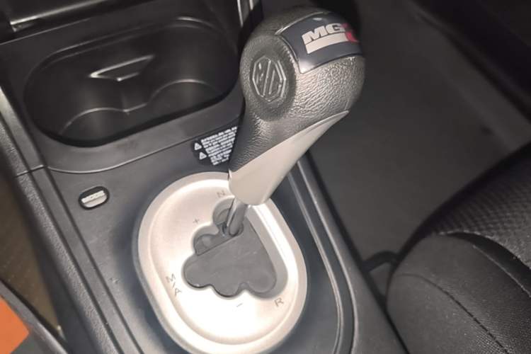 Used MG 3 2014 1.3L AMT Comfort Edition Gear Lever