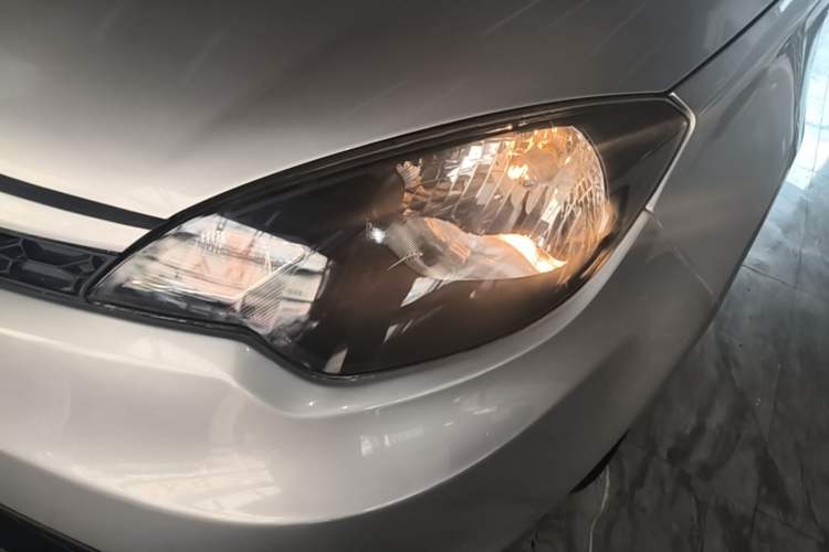 Used MG 3 2014 1.3L AMT Comfort Edition Left Front Headlight