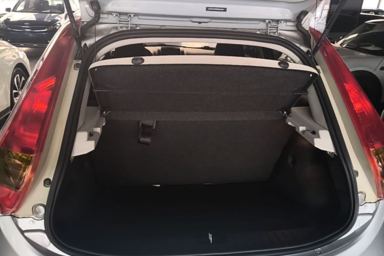 Used MG 3 2014 1.3L AMT Comfort Edition Trunk