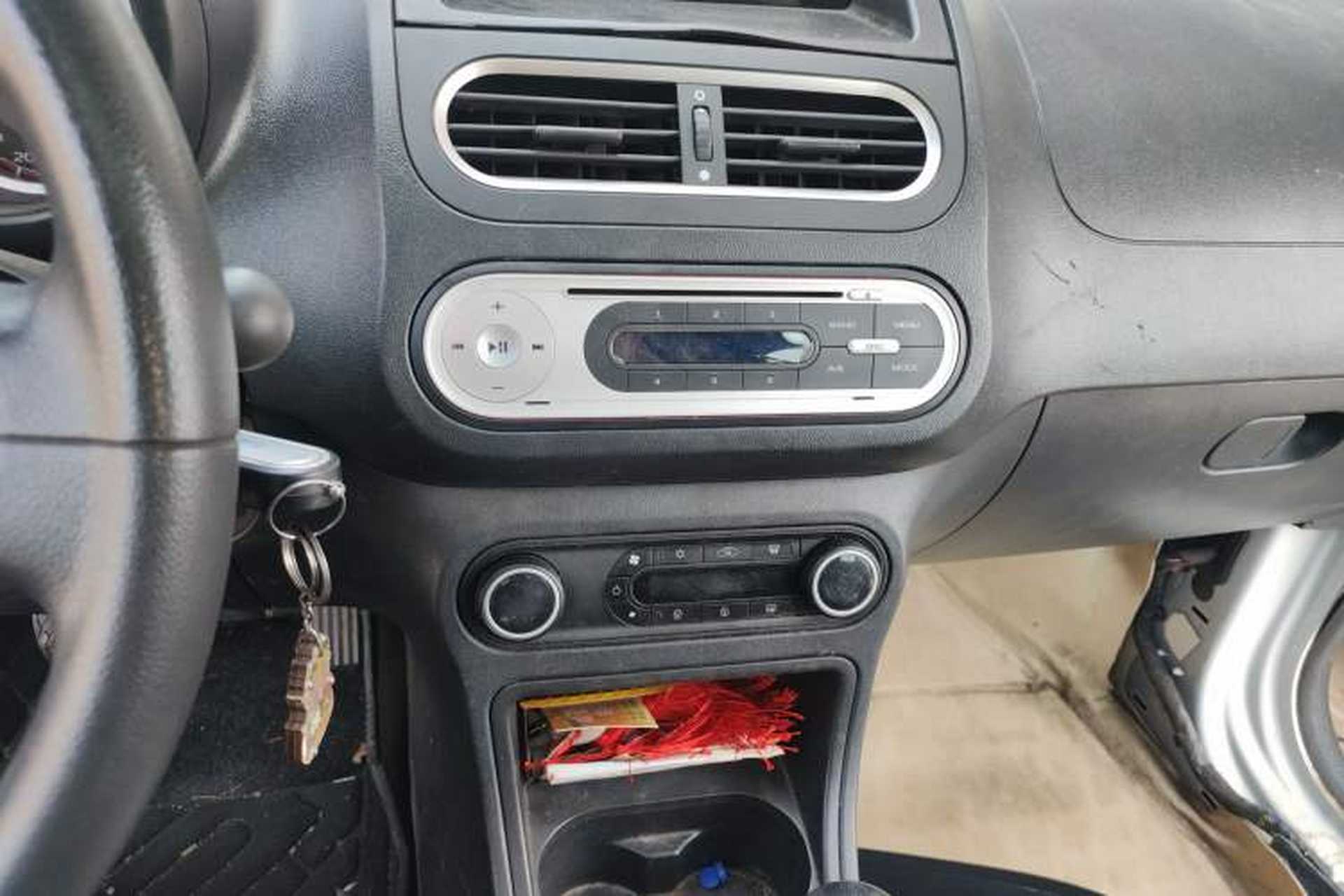 Used MG 3 2014 1.5L AMT Elite Edition Audio And AC Panel