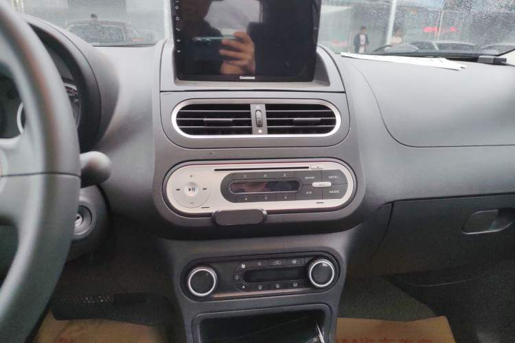 Used MG 3 2014 1.5L AMT Elite Edition Audio And AC Panel