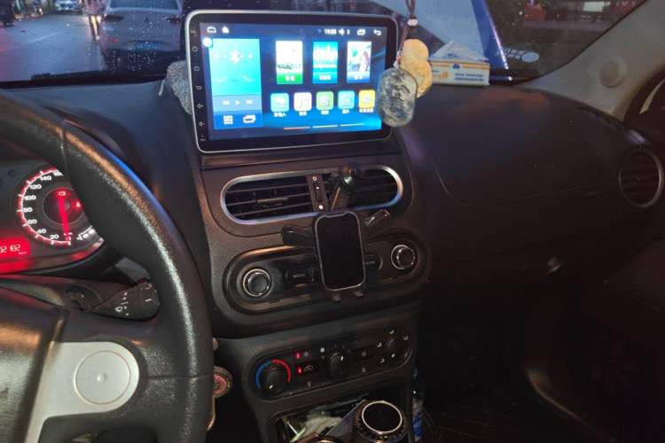 Used MG 3 2014 1.3L AMT Comfort Edition Audio And AC Panel