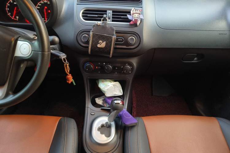 Used MG 3 2014 1.3L AMT Comfort Edition Audio And AC Panel