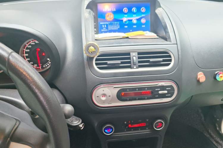 Used MG 3 2014 1.5L AMT Elite Edition Audio And AC Panel