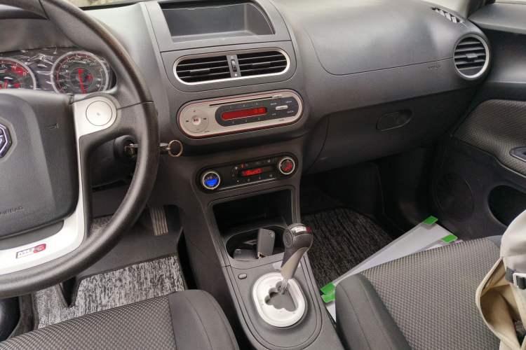 Used MG 3 2014 1.5L AMT Elite Edition Audio And AC Panel