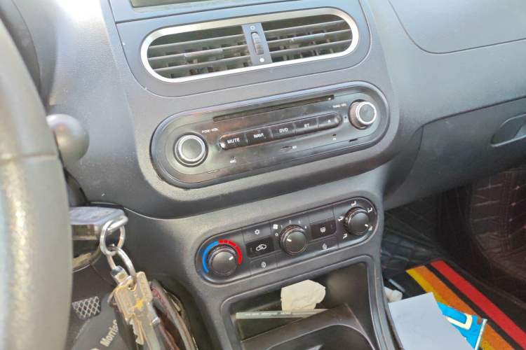 Used MG 3 2014 1.3L Manual Comfort Edition Audio And AC Panel