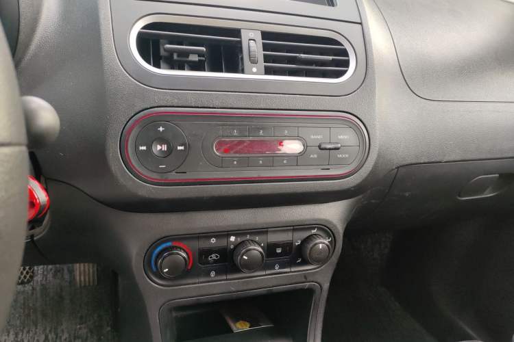 Used MG 3 2014 1.3L Manual Comfort Edition Audio And AC Panel