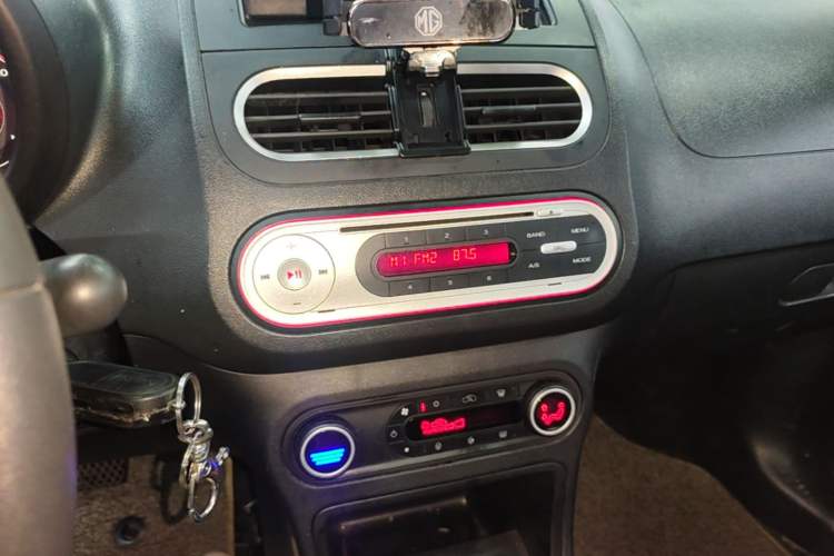 Used MG 3 2014 1.5L AMT Elite Edition Audio And AC Panel