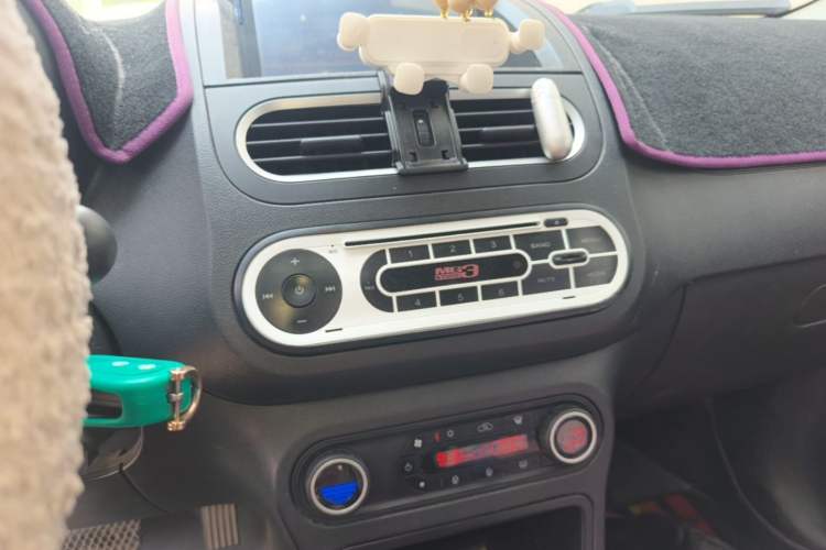 Used MG 3 2014 1.5L AMT Elite Edition Audio And AC Panel