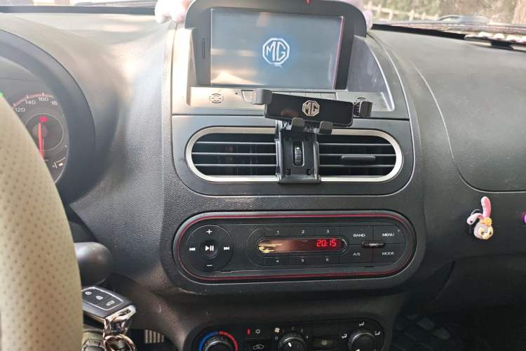 Used MG 3 2014 1.3L AMT Comfort Edition Audio And AC Panel