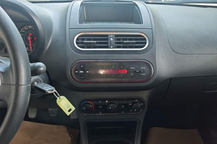 Used MG 3 2014 1.3L Manual Comfort Edition Audio And AC Panel