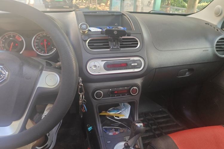 Used MG 3 2014 1.5L AMT Elite Edition Audio And AC Panel