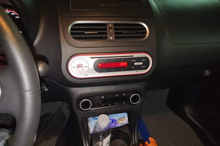 Used MG 3 2014 1.5L AMT Elite Edition Audio And AC Panel
