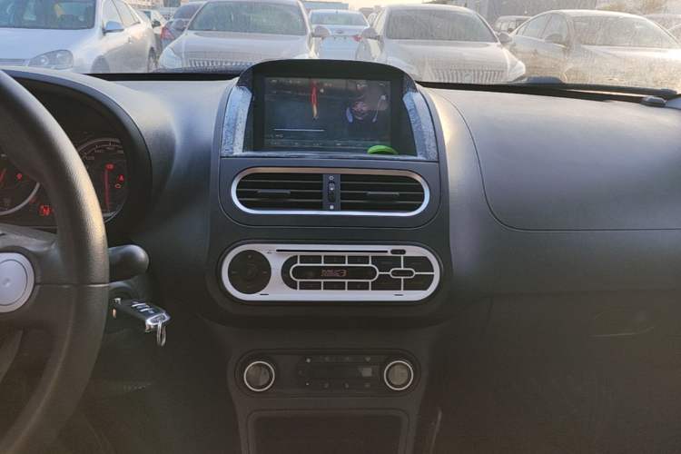 Used MG 3 2014 1.5L AMT Elite Edition Audio And AC Panel