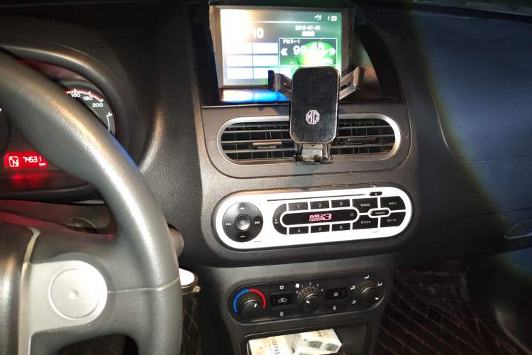 Used MG 3 2014 1.3L AMT Comfort Edition Audio And AC Panel