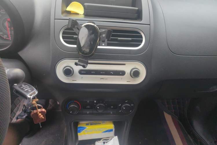 Used MG 3 2014 1.3L AMT Comfort Edition Audio And AC Panel