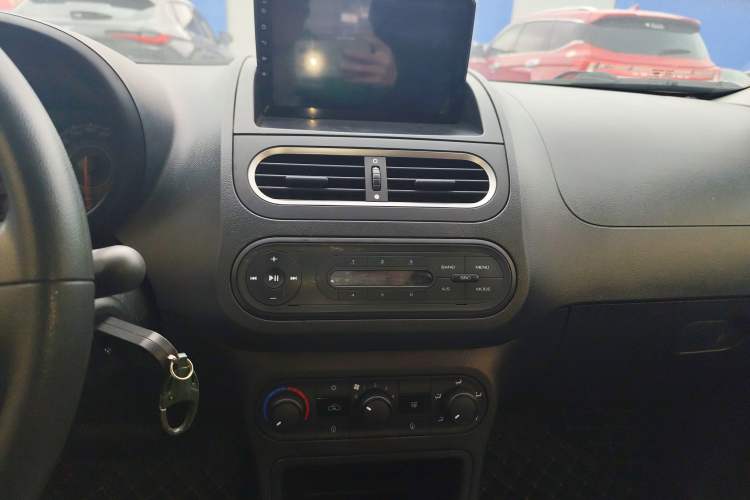 Used MG 3 2014 1.3L AMT Comfort Edition Audio And AC Panel