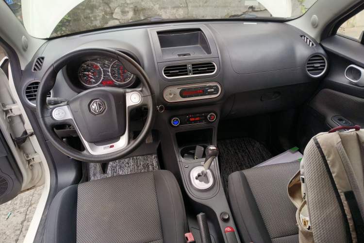 Used MG 3 2014 1.5L AMT Elite Edition Center Console