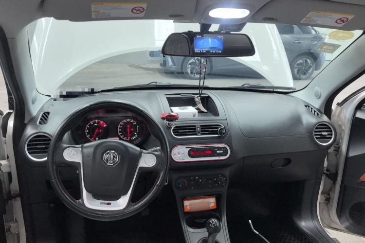 Used MG 3 2014 1.5L Manual Value Edition Center Console