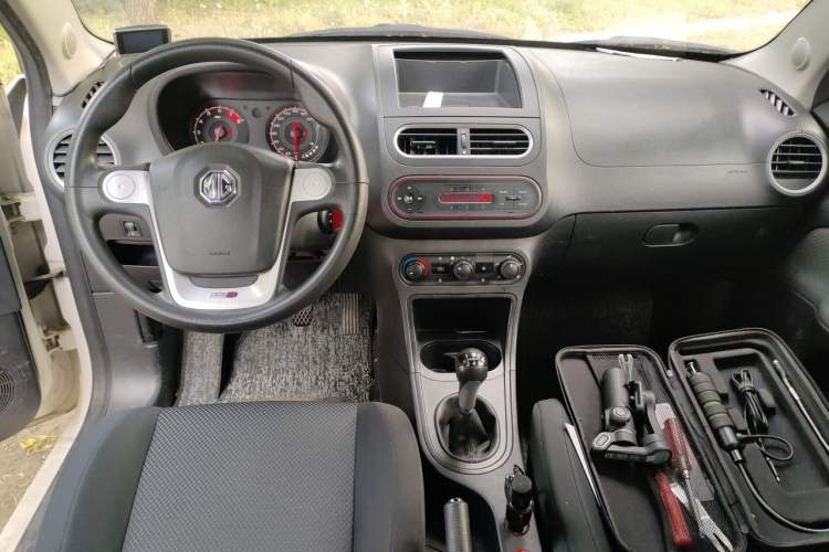 Used MG 3 2014 1.3L Manual Comfort Edition Center Console