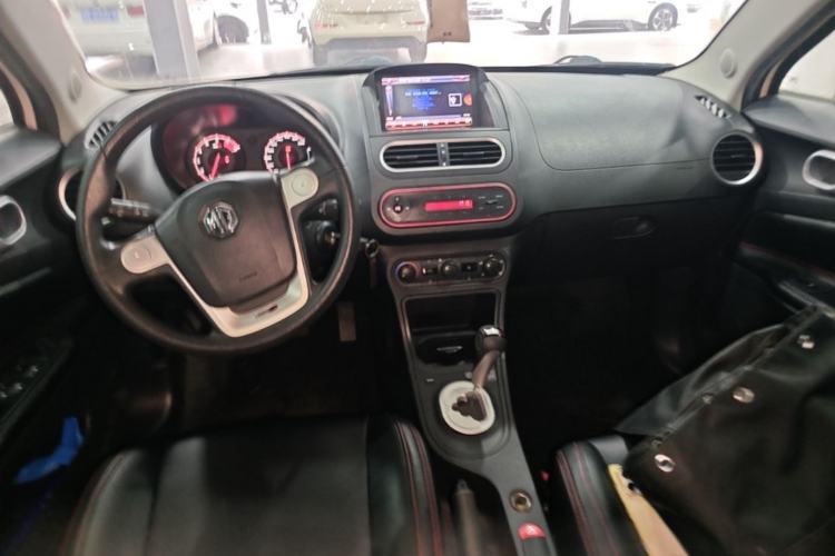 Used MG 3 2014 1.3L AMT Comfort Edition Center Console