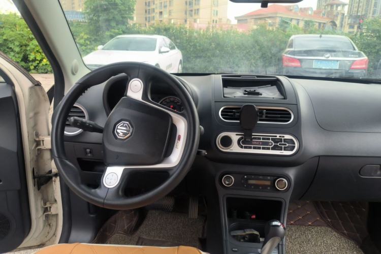 Used MG 3 2014 1.5L AMT Elite Edition Center Console