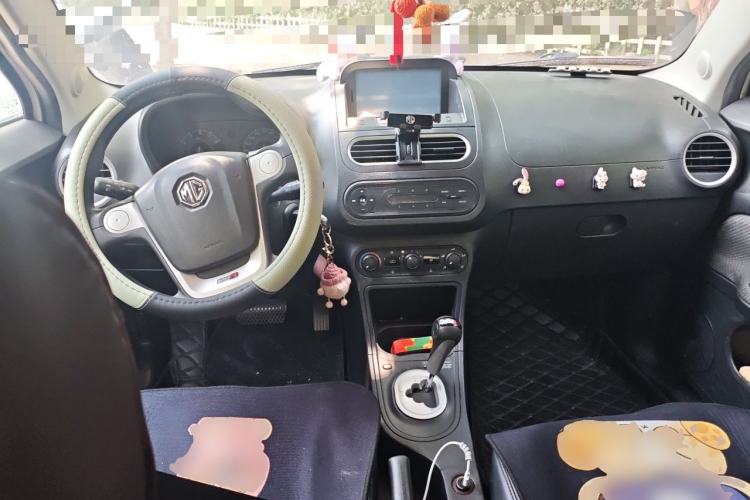 Used MG 3 2014 1.3L AMT Comfort Edition Center Console