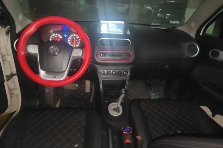 Used MG 3 2014 1.3L AMT Comfort Edition Center Console