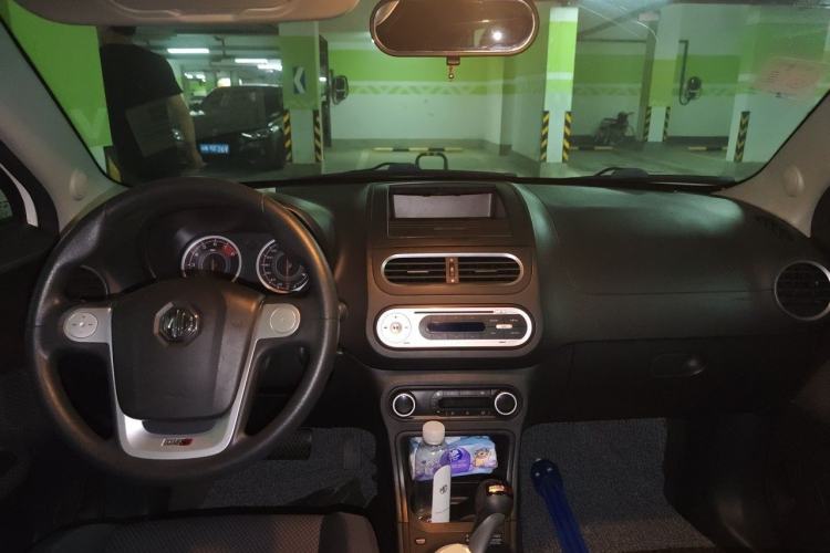 Used MG 3 2014 1.5L AMT Elite Edition Center Console