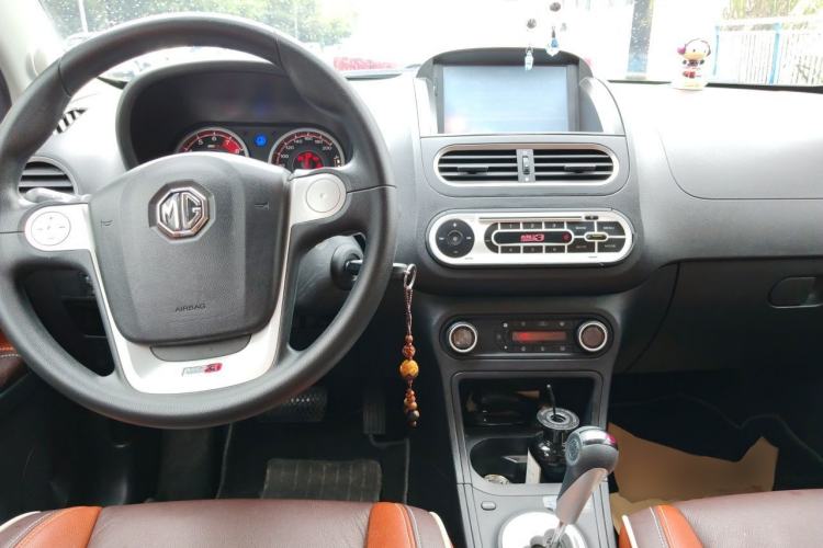 Used MG 3 2014 1.5L AMT Elite Edition Center Console