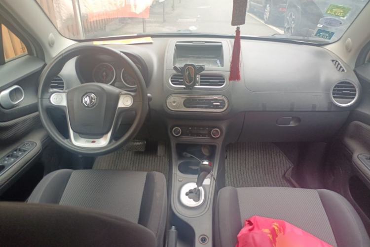 Used MG 3 2014 1.5L AMT Elite Edition Center Console