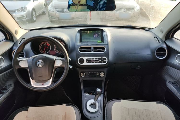 Used MG 3 2014 1.5L AMT Elite Edition Center Console