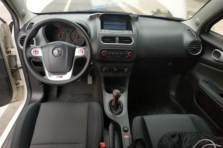 Used MG 3 2014 1.3L Manual Comfort Edition Center Console