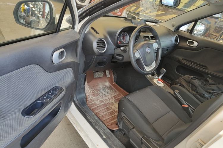 Used MG 3 2014 1.5L AMT Elite Edition Driver Seat