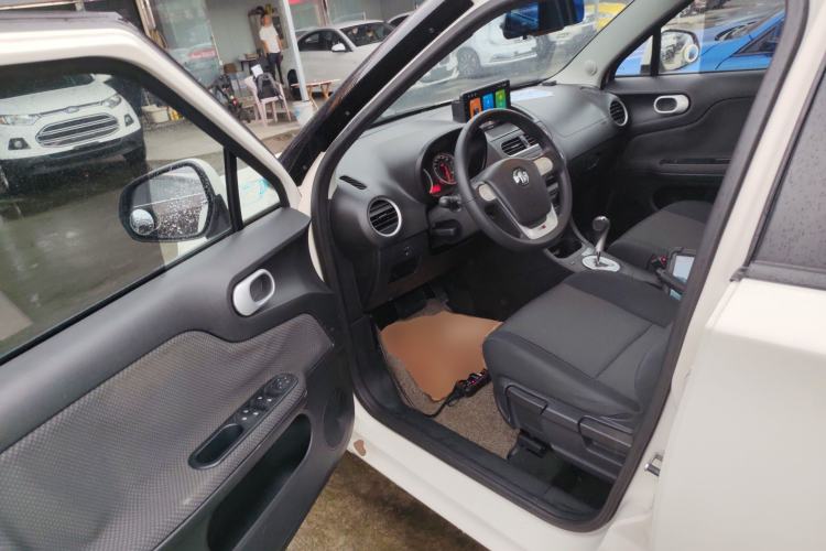 Used MG 3 2014 1.5L AMT Elite Edition Driver Seat