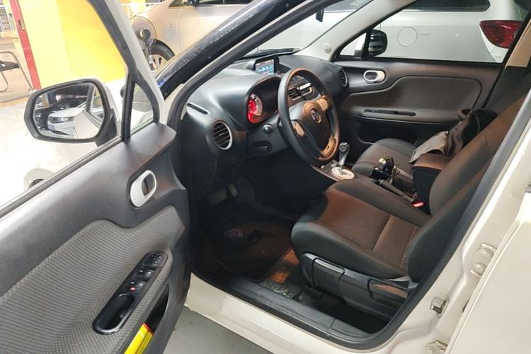 Used MG 3 2014 1.5L AMT Elite Edition Driver Seat