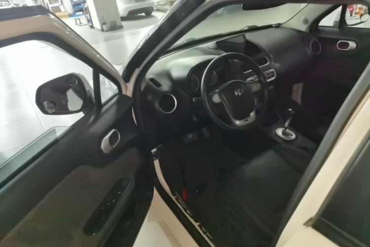 Used MG 3 2014 1.5L AMT Elite Edition Driver Seat