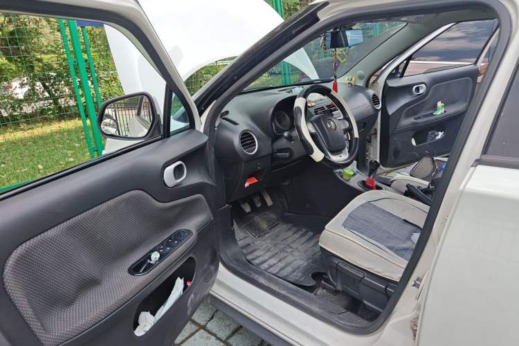 Used MG 3 2014 1.5L Manual Elite Edition Driver Seat