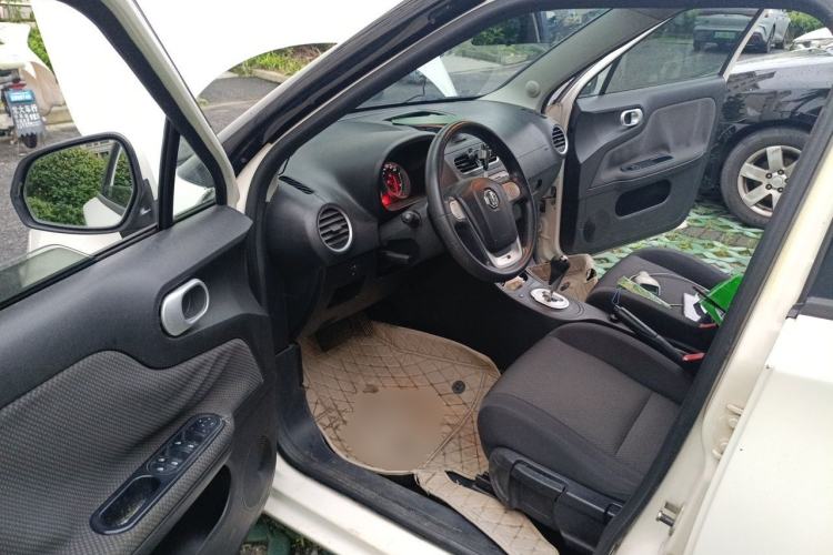 Used MG 3 2014 1.5L AMT Elite Edition Driver Seat