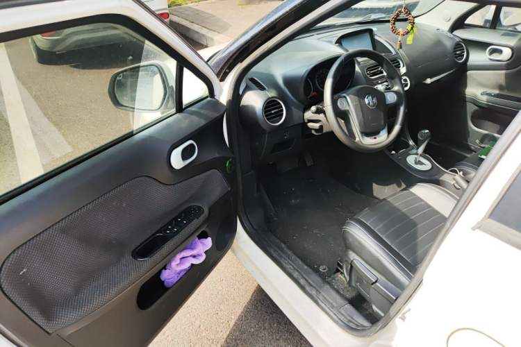Used MG 3 2014 1.5L AMT Elite Edition Driver Seat