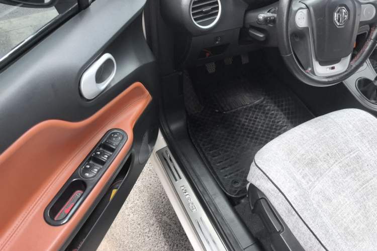 Used MG 3 2014 1.5L Manual Value Edition Driver Seat