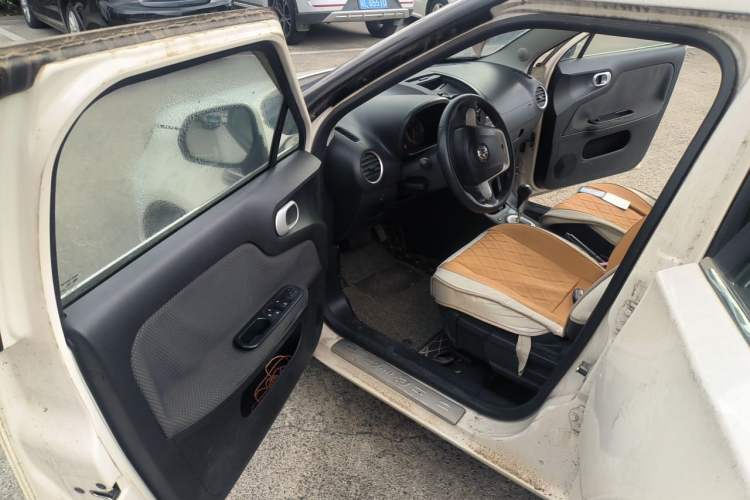 Used MG 3 2014 1.5L AMT Elite Edition Driver Seat