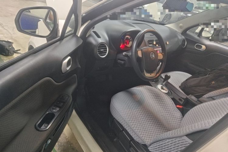 Used MG 3 2014 1.5L AMT Elite Edition Driver Seat