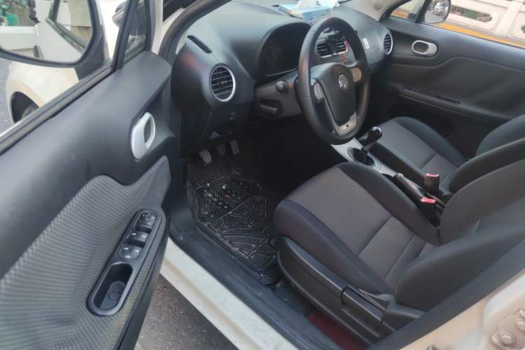 Used MG 3 2014 1.3L Manual Comfort Edition Driver Seat