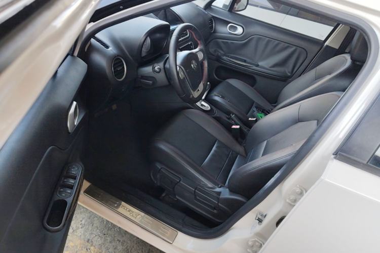 Used MG 3 2014 1.5L AMT Elite Edition Driver Seat