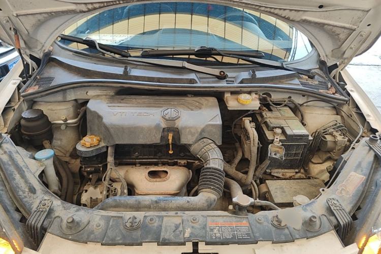 Used MG 3 2014 1.5L AMT Elite Edition Engine Bay