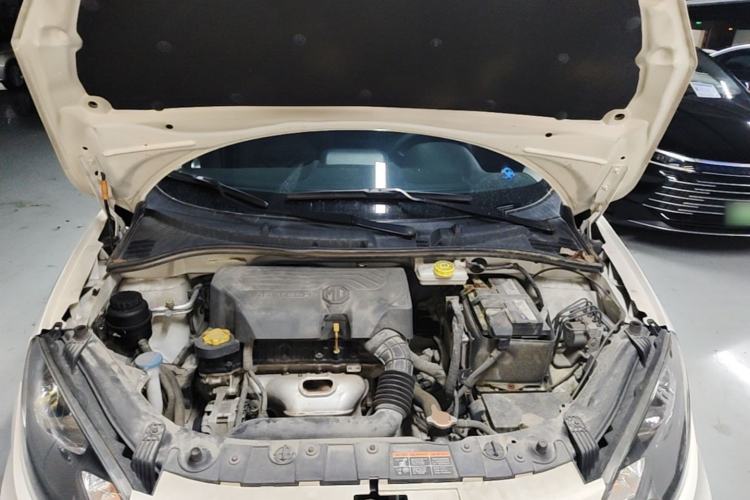 Used MG 3 2014 1.5L AMT Elite Edition Engine Bay
