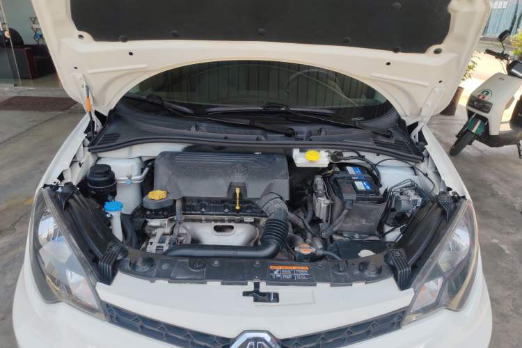 Used MG 3 2014 1.5L AMT Elite Edition Engine Bay