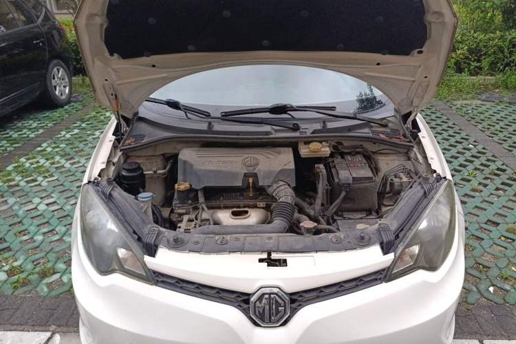 Used MG 3 2014 1.5L AMT Elite Edition Engine Bay