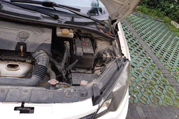 Used MG 3 2014 1.5L AMT Elite Edition Engine Bay Left